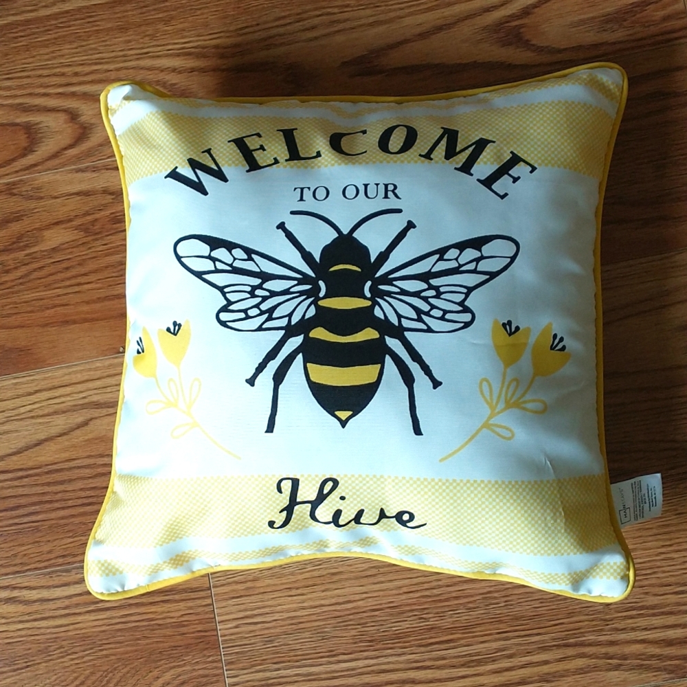 Throw pillow